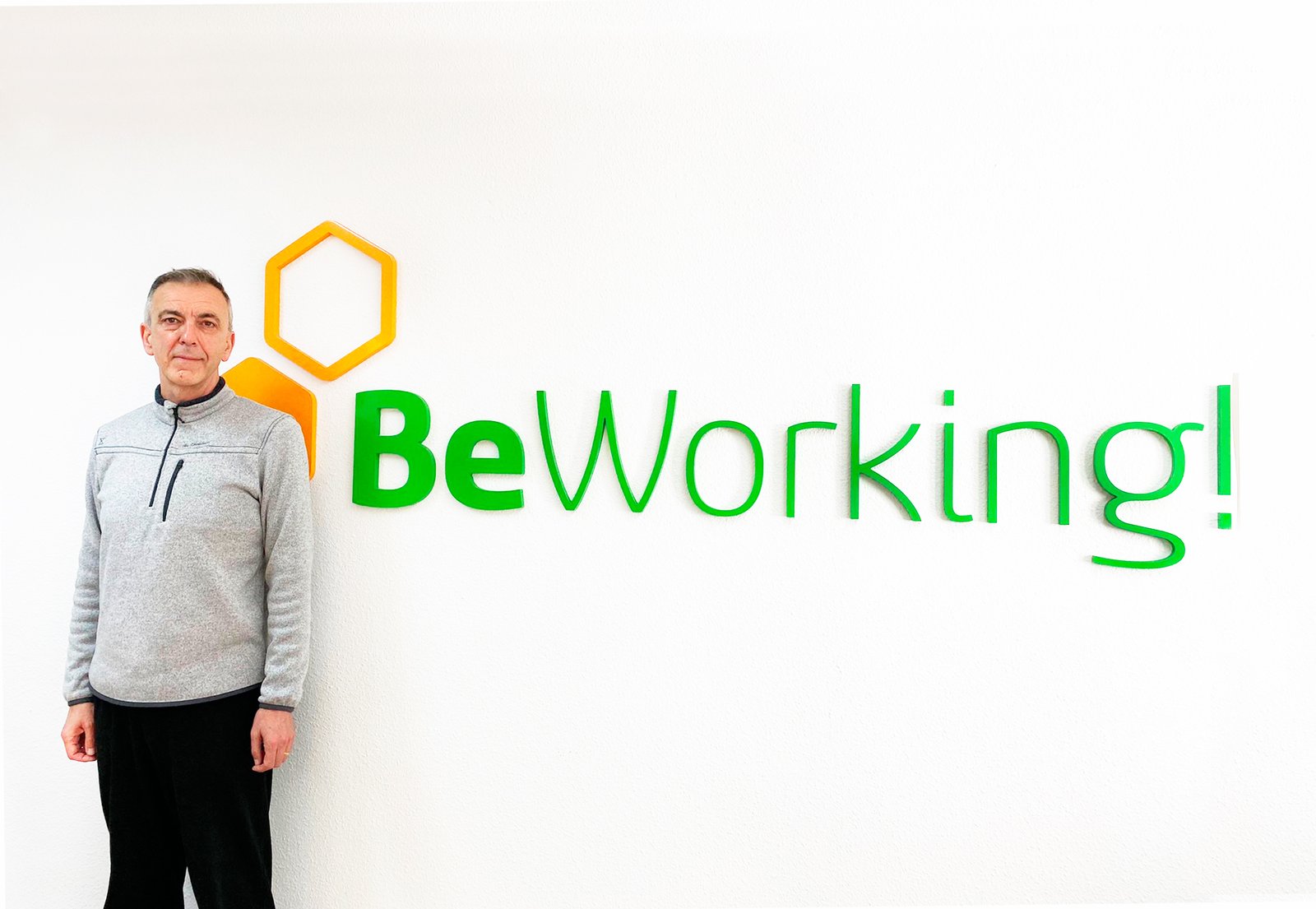 Luis, nuestro beworker coach, escritor y traductor.